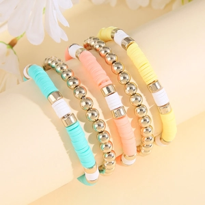 Lot de 5 bracelets en perles Heishi colorées en argile avec accents dorés
