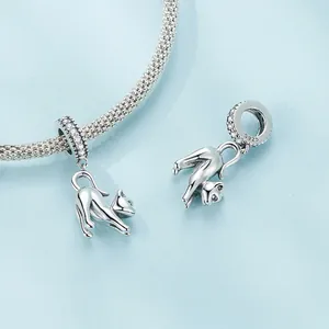 Süßer S925 Sterlingsilber Katzenanhänger mit Zirkonia-Steinen auf Silberarmband