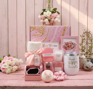 Pink Spa Gift Basket Set detail showing tumbler, candle, bath salts and accessories