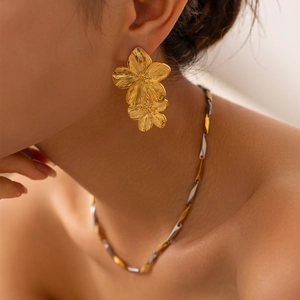 Layered Flower Drop Earrings 18K Gold Plated Stainless Steel Textured Floral Pendant Dangle Elegant Jewelry For Women