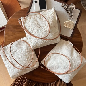 Women Cotton Linen Crossbody Phone Bag Vintage Flower Embroidery Small Cloth Pouch Leather Strap Magnetic Closure