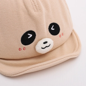 Casquette bébé en velours côtelé beige avec broderie animale 3D et visière souple
