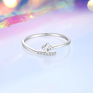 Minimalist S925 sterling silver open ring featuring a sparkling zircon star design