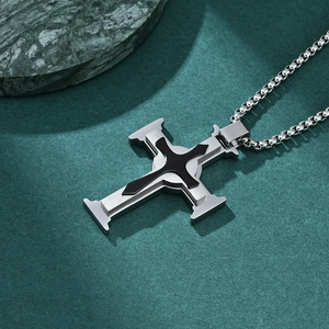 Three-layer retro cross pendant necklace for men in silver and black stainless steel