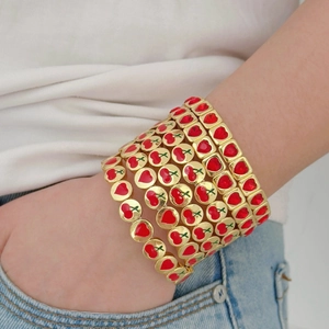 Bracelets élastiques dorés tendance avec motifs de cœur et cerise rouges pour femme