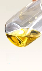 Vue détaillée du flacon pulvérisateur en verre 100ml avec tube allant au fond