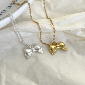 Minimalist 925 sterling silver bow pendant necklace in gold and silver finishes