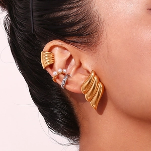 Three-layer wing stud earrings in 18K gold plated stainless steel with pearl accents