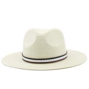 Chapeau Panama en paille crème avec ruban tricolore orné de motifs d'étoiles