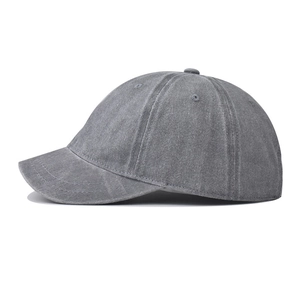 Short brim baseball cap for men and women in washed grey cotton with vintage distressed finish