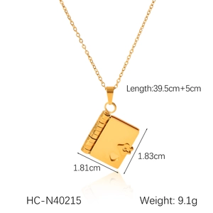 Detail view of heart book locket pendant with size specs and weight of 9.1g