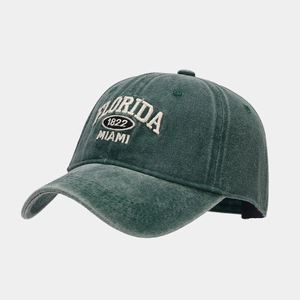 Détail de la casquette vintage vert foncé avec broderie Florida de qualité