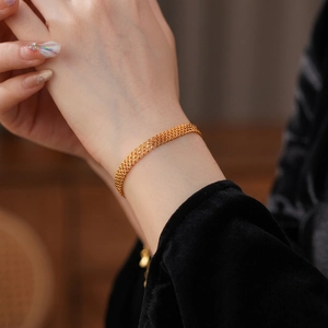Bracelet en maille plaqué or 18 carats avec texture tressée multicouche pour femme