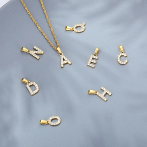 Collana con Pendente Lettera Inglese Vintage in Acciaio Inossidabile per Donna Placcata in Oro Zirconia Catena a Onde