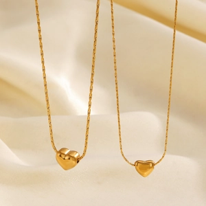 Collier cœur minimaliste plaqué or 18 carats avec chaîne serpent élégante pour femme
