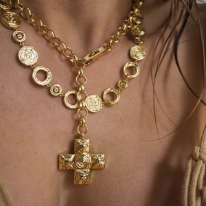 Vintage 18K Gold Plated Stainless Steel Cross Pendant Necklace With Spiral Texture Hammered Metal Chunky Rolo Chain For Women