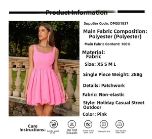 Details des rosa ärmellosen Minikleides mit Panel-Nähten und texturierter Polyesterfaser