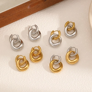 Boucles D'Oreilles Créoles Doubles Entrelacées Acier Inoxydable Plaqué Or 18K Géométrique Poli Minimaliste Design De Niche Pour Femmes