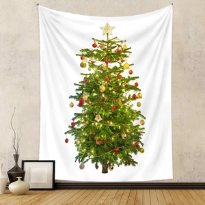 Dettaglio dell'arazzo con albero di Natale e decorazioni festive su tessuto bianco