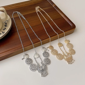 Bohemian retro forehead chain jewelry in gold and silver finish with tassels