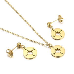 Parure de bijoux en acier inoxydable plaqué or 18 carats avec pendentif boussole évidé