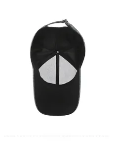 Détail d'une casquette homme avec doublure en filet respirant et sangle réglable