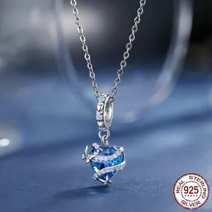 Ciondolo a cuore blu in argento sterling s925 con cristalli e farfallina