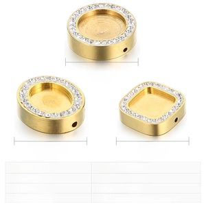 Détails des pendentifs géométriques dorés en acier inoxydable avec strass blancs