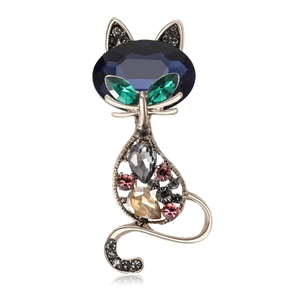 Vintage Cat Brooch Pin For Women Alloy Hollow Animal Shape Rhinestone Crystal Inlaid Elegant Jewelry Accessory Corsage