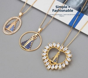 Ensemble de colliers religieux avec pendentifs Vierge Marie en motifs ovales et cœur
