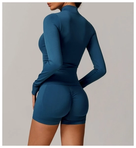 Detail view of the seamless yoga jacket with form-fitting cut and high-stretch fabric texture