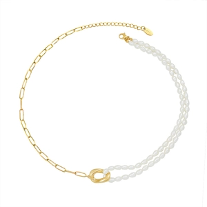 Minimalist 18k gold plated stainless steel necklace with freshwater pearls and paperclip chain