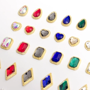Gemas de colores con engaste de metal dorado para arte de uñas y bisutería de bricolaje