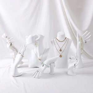 Resin Portrait Mannequin Jewelry Display Stand For Necklace Earring Ring Bracelet Nordic Minimalist Matte White Holder