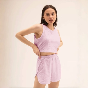 Ensemble homewear 2 pièces rose clair pour femme avec haut ajouré et short court