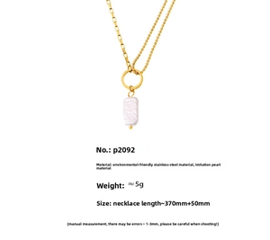 Macro detail of 18k gold plated stainless steel necklace with baroque pearl and dimensions