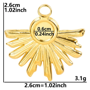 Detailed view of sunburst gold pendant with 2.6cm dimensions and 3.1g weight specs