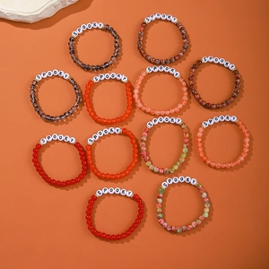 Halloween Perlenarmband-Set mit BOO und SPOOKY Buchstaben in Orange und Grau