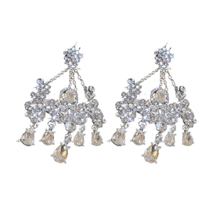 Boucles d'oreilles pendantes fleurs en cristal avec tiges en argent et glands brillants
