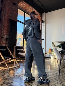 Ensemble jogging et sweat à capuche gris foncé délavé avec imprimé graphique au dos