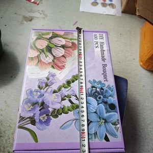 DIY handmade bouquet kit measuring 32cm in length with 400 pieces in purple packaging