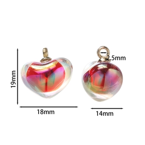 Macro shot of 19mm red heart acrylic pendant bead with dimensions and golden metal ring