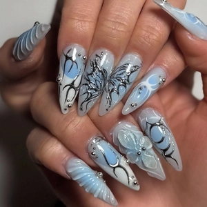 Faux Ongles Press On Relief 3D Dégradé Bleu Blanc Papillon Tribal Long Stiletto Y2K Punk Ongles Artificiels Femmes