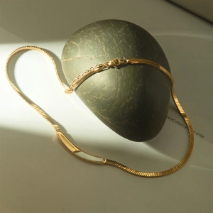 Gold stainless steel snake chain necklace with white shell shell-shaped pendant