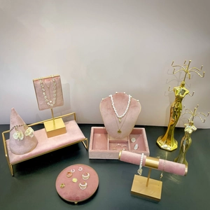 Jewelry Display Rack Metal Wood And Pink Velvet Necklace Bust Holder Bracelet T-Bar Ring Cone Earring Tray Nordic Luxury Mannequin