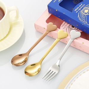 Three-piece stainless steel heart-shaped spoon and fork set in gold, rose gold and silver