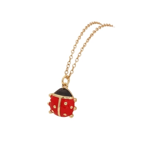 Collana con ciondolo a forma di coccinella dorata in smalto rosso e nero con zirconi