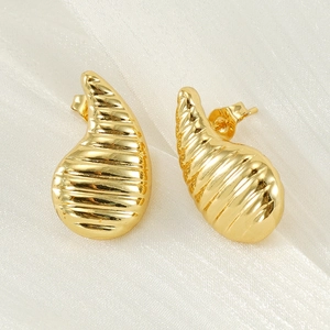 Boucles d'oreilles gouttes en acier titane plaqué or 18K avec texture striée