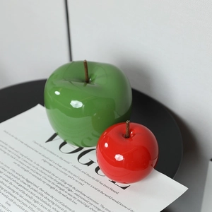Décoration de pomme moderne en céramique minimaliste au fini brillant rouge et vert