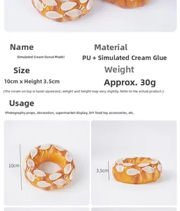 Dettaglio ciambella artificiale alle fragole in PU, diametro 10 cm, ideale per decorazioni